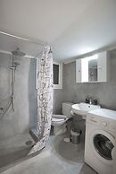 Baroness Apartment in Piraeus