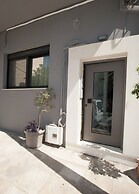 Sia s Retreat 2 in Nea Smirni