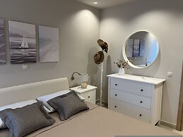 Seanfinity in Nea Palatia