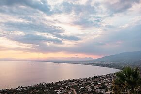 Belva Blue Verga in Kato Verga