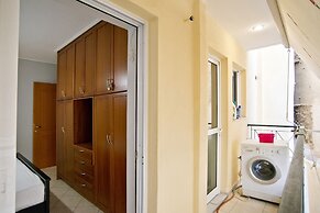 Seaside Apartment in Piraeus