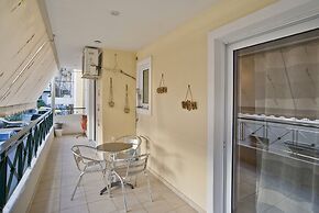 Seaside Apartment in Piraeus
