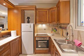 Seaside Apartment in Piraeus