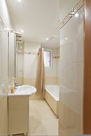 Seaside Apartment in Piraeus