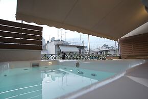 Urban Allure in Athina