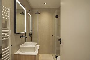 Urban Allure in Athina