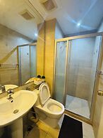 Gramercy Residences 1 bedroom w Balcony