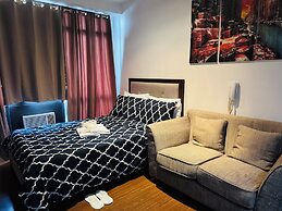 Gramercy Residences 1 bedroom w Balcony