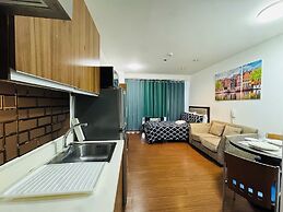 Gramercy Residences 1 bedroom w Balcony