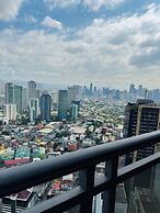 Gramercy Residences 1 bedroom w Balcony