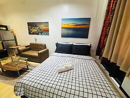 Gramercy Residences 1 bedroom w Balcony