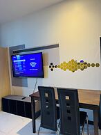 Gramercy Residences 1 bedroom w Balcony