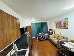 Gramercy Residences 1 bedroom w Balcony