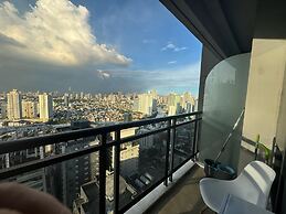 Gramercy Residences 1 bedroom w Balcony