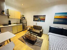 Gramercy Residences 1 bedroom w Balcony