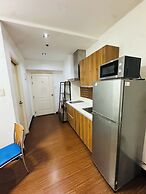 Gramercy Residences 1 bedroom w Balcony