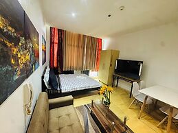 Gramercy Residences 1 bedroom w Balcony