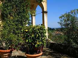 Cosy Farmhouse in Bacchereto With Swimming Pool