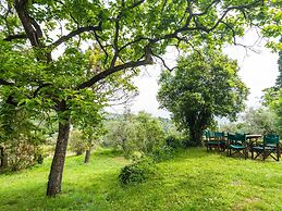 Cosy Farmhouse in Bacchereto With Swimming Pool