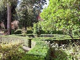 Pleasant Apartment With Swimming Pool,garden,bbq, Parking