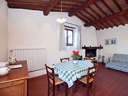 Pleasant Apartment With Swimming Pool,garden,bbq, Parking