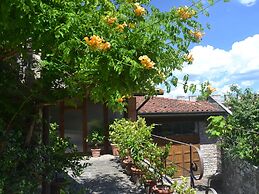 Pleasant Apartment With Swimming Pool,garden,bbq, Parking