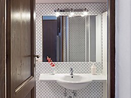 Pleasant Apartment With Swimming Pool,garden,bbq, Parking