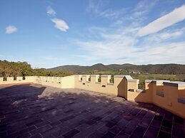 Pleasant Apartment With Swimming Pool,garden,bbq, Parking