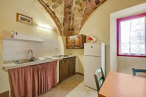 Farmhouse in Montescudaio With a Shared Pool Near sea & Park