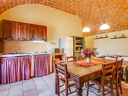 Farmhouse in Montescudaio With a Shared Pool Near sea & Park