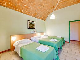 Farmhouse in Montescudaio With a Shared Pool Near sea & Park