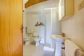Farmhouse in Montescudaio With a Shared Pool Near sea & Park