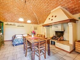 Farmhouse in Montescudaio With a Shared Pool Near sea & Park