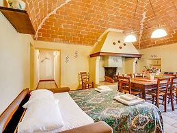 Farmhouse in Montescudaio With a Shared Pool Near sea & Park