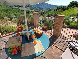 Picturesque Holiday Home in Assisi With Pool