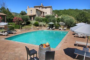 Picturesque Holiday Home in Assisi With Pool