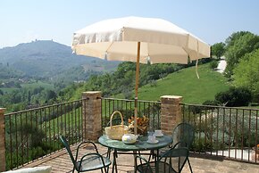 Picturesque Holiday Home in Assisi With Pool
