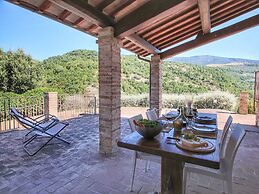 Picturesque Holiday Home in Assisi With Pool
