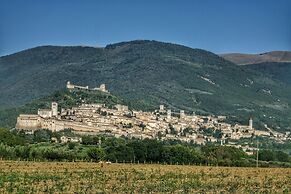 Picturesque Holiday Home in Assisi With Pool
