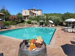 Picturesque Holiday Home in Assisi With Pool