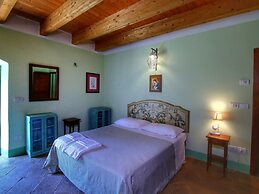 Picturesque Holiday Home in Assisi With Pool