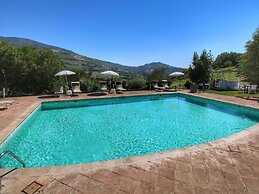 Picturesque Holiday Home in Assisi With Pool