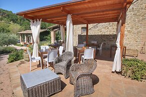 Picturesque Holiday Home in Assisi With Pool