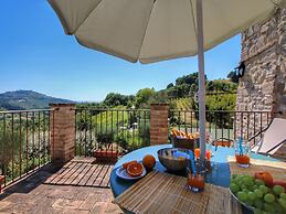 Picturesque Holiday Home in Assisi With Pool