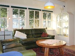 Cosy Holiday Home in Maarheeze With Verandah