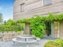 Ideal Holiday Home in Gijverinkhove With Terrace, Garden