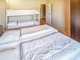 Ideal Holiday Home in Gijverinkhove With Terrace, Garden