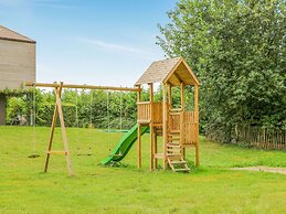 Ideal Holiday Home in Gijverinkhove With Terrace, Garden