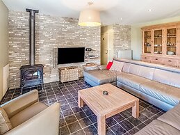 Ideal Holiday Home in Gijverinkhove With Terrace, Garden