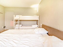 Ideal Holiday Home in Gijverinkhove With Terrace, Garden